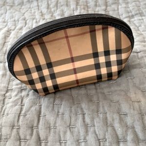 Burberry make up case